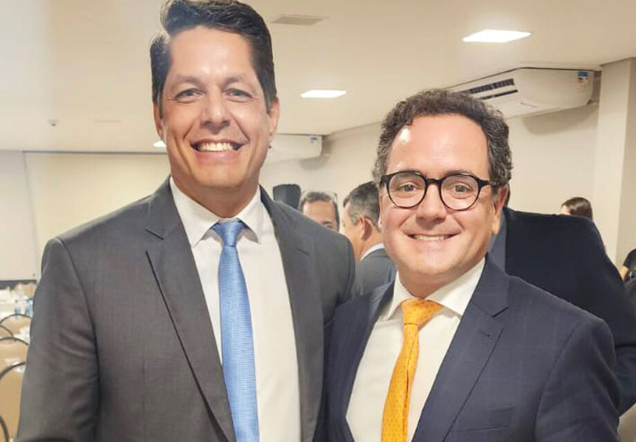 Advogado Fernando Duque Estrada durante cerimônia de posse como juiz substituto do TRE-MS, em Campo Grande. O presidente da OAB/MS, Bitto Pereira, parabenizou o advogado por esse momento