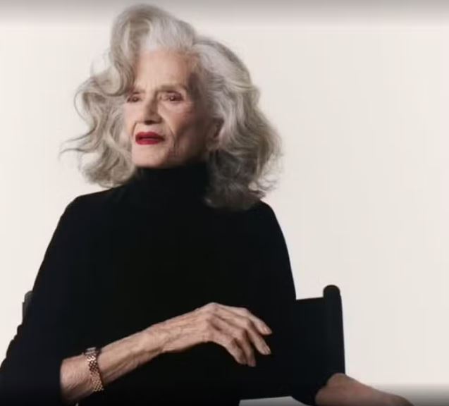 Atriz e modelo Vera Valdez, referência do Teatro Oficina e considerada a primeira top model brasileira, morreu nesta quarta-feira (14), aos 89 anos.