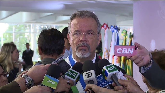 Ex-ministro Raul Jungmann morreu aos 73 anos após enfrentar um câncer no pâncreas.