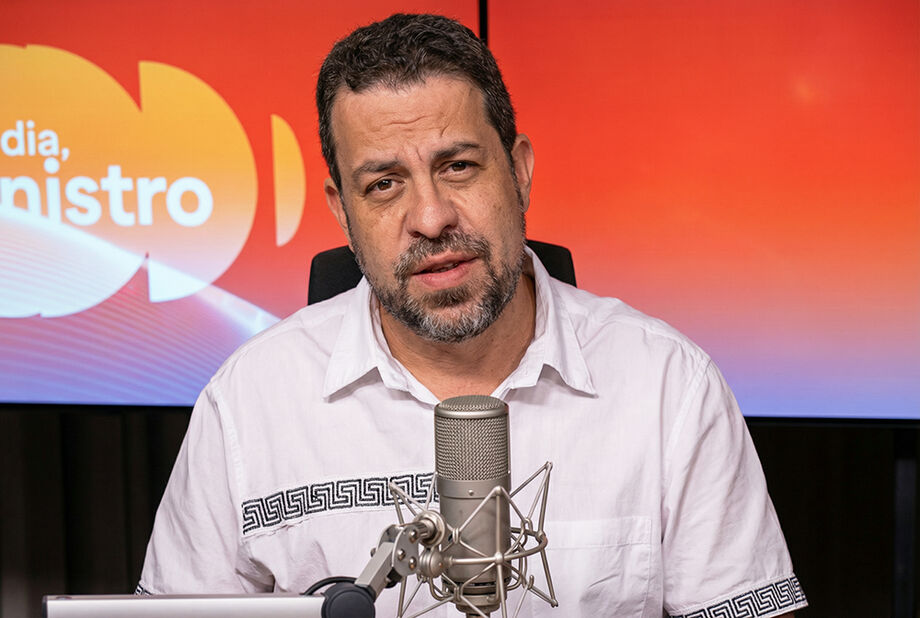 Boulos diz que fim da escala 6x1 é prioridade de Lula, avança no Congresso, deve virar 5x2 e depende de enfrentamento ao lobby empresarial e aos juros.