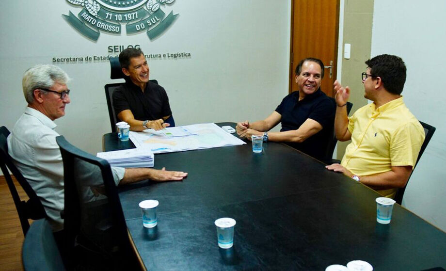 Após reunião, bairros de Aparecida do Taboado devem receber obras de drenagem e asfalto após definição de detalhes técnicos entre prefeitura, governo do Estado e Assembleia.