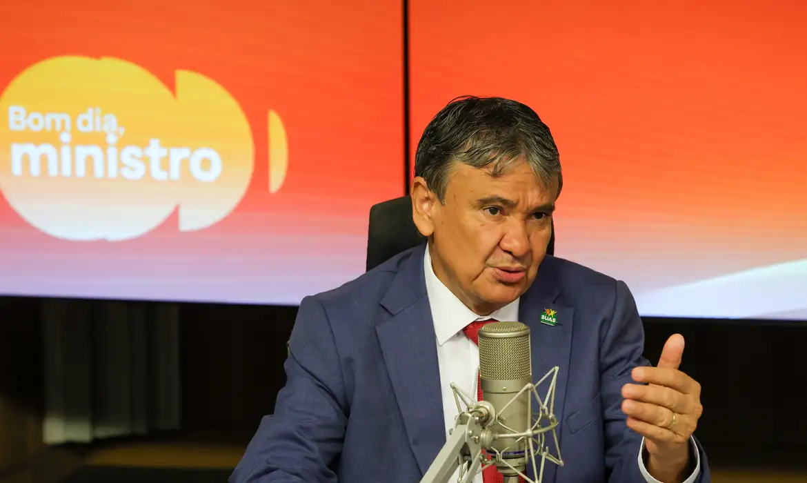 Ministro diz que mentiras que causam prejuízo ou risco são crimes