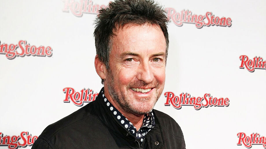 Rob Hirst, baterista e compositor do Midnight Oil, morreu aos 70 anos após enfrentar câncer de pâncreas; banda anunciou a morte nas redes sociais.