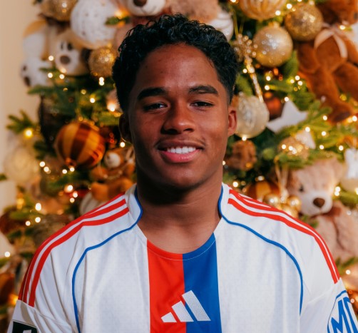 Endrick foi destaque do Lyon na vitória sobre o Lille e recebeu elogios do jornal francês L'Équipe