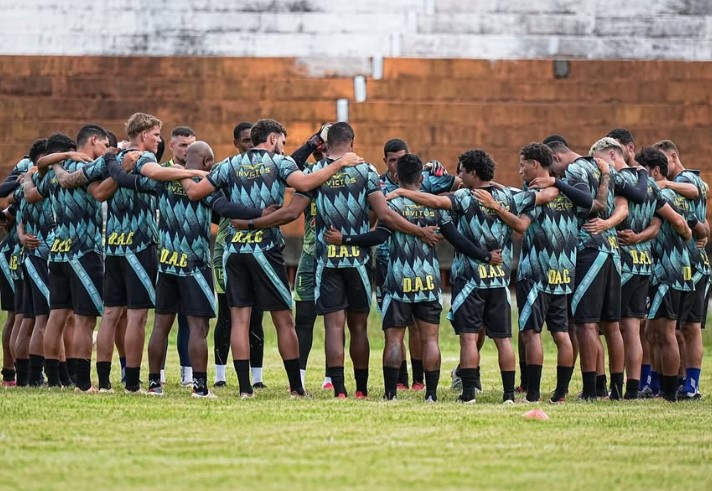 DAC utilizou o jogo-treino no Douradão para avaliar elenco e avançar na preparação para o Estadual