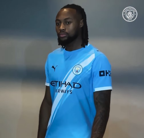 Semenyo é apresentado pelo Manchester City após deixar o Bournemouth por contrato de cinco temporadas