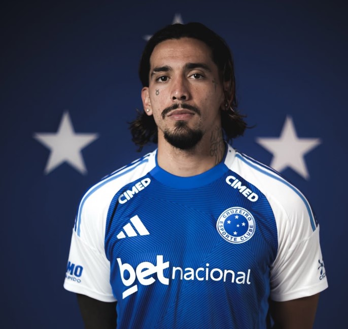 Cruzeiro anunciou a contratação do atacante Chico da Costa para reforçar o elenco na temporada 2026