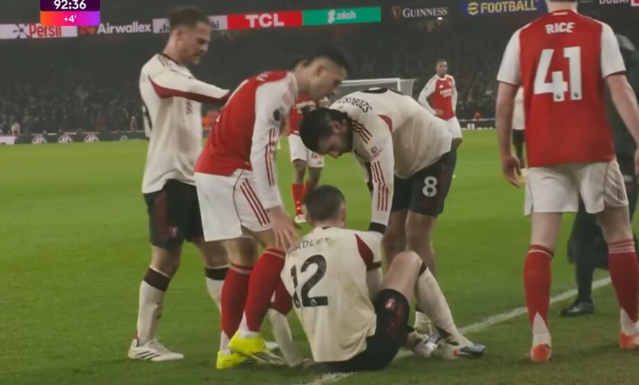 Gabriel Martinelli se envolveu em lance polêmico no empate entre Arsenal e Liverpool e pediu desculpas ao rival