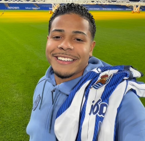 Wesley é apresentado pela Real Sociedad após passagem pelo futebol saudita