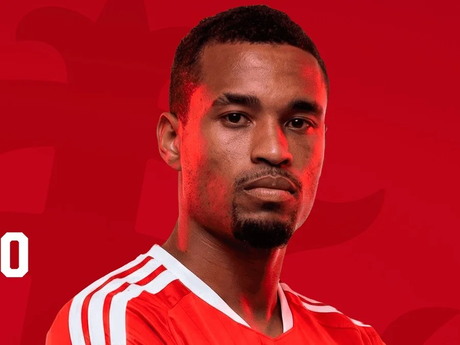 Alerrandro chega ao Internacional após ser artilheiro do Brasileirão de 2024.