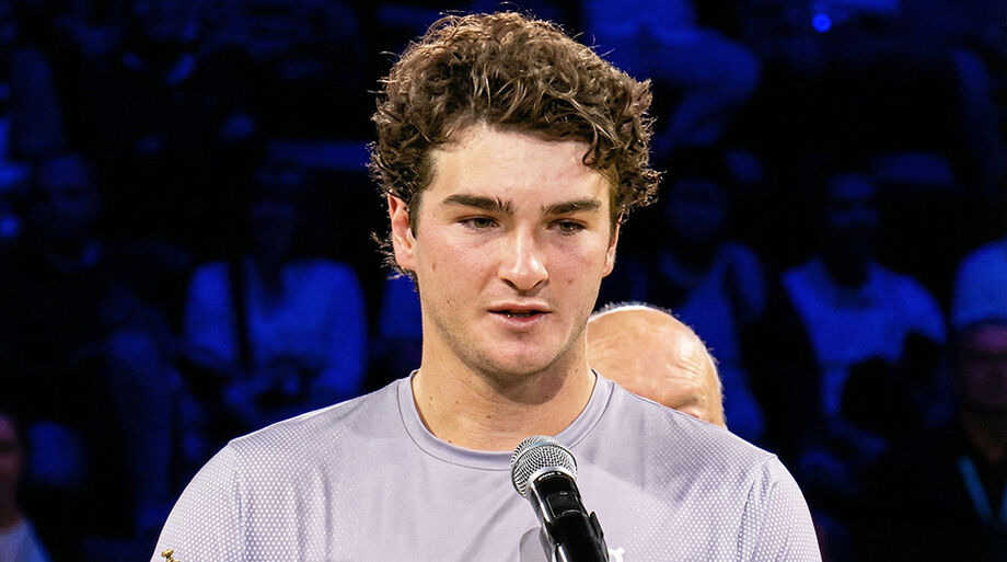 João Fonseca inicia 2026 em queda no ranking da ATP e ainda em recuperação de lesão na lombar.