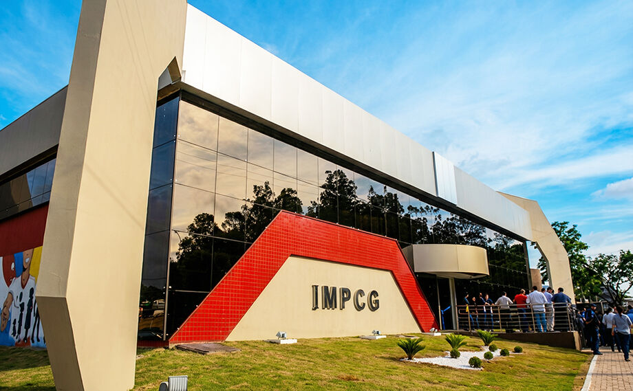 Sede do Instituto Municipal de Previdência de Campo Grande, onde aposentados e pensionistas convocados devem fazer o recadastramento anual.