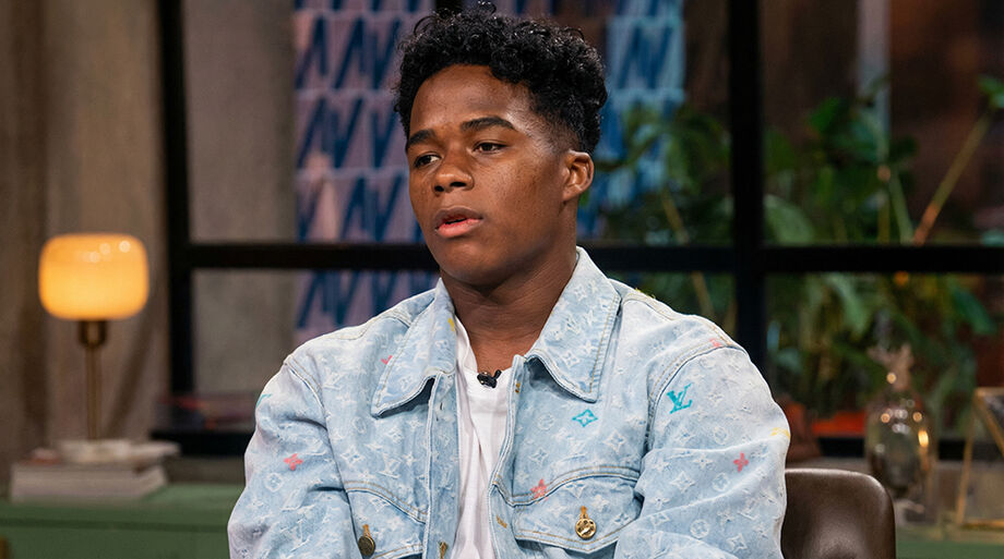 Endrick é apresentado oficialmente no Lyon e afirma que quer recuperar espaço na seleção brasileira.