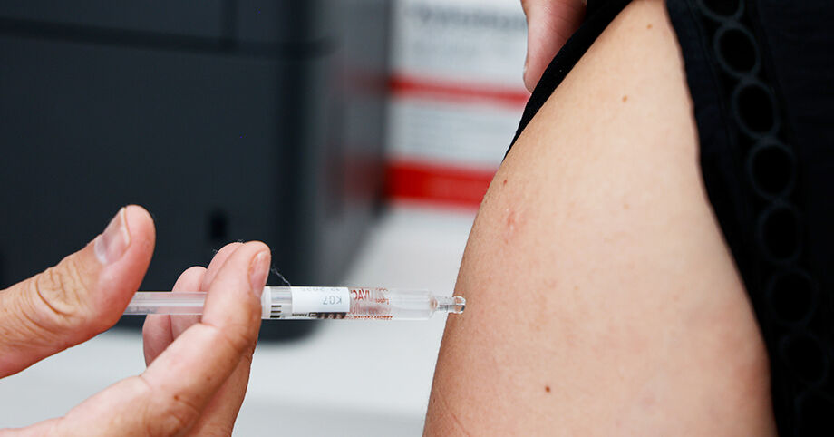 Beneficiários da Cassems têm até sábado (10) para reservar a vacina quadrivalente contra a gripe.