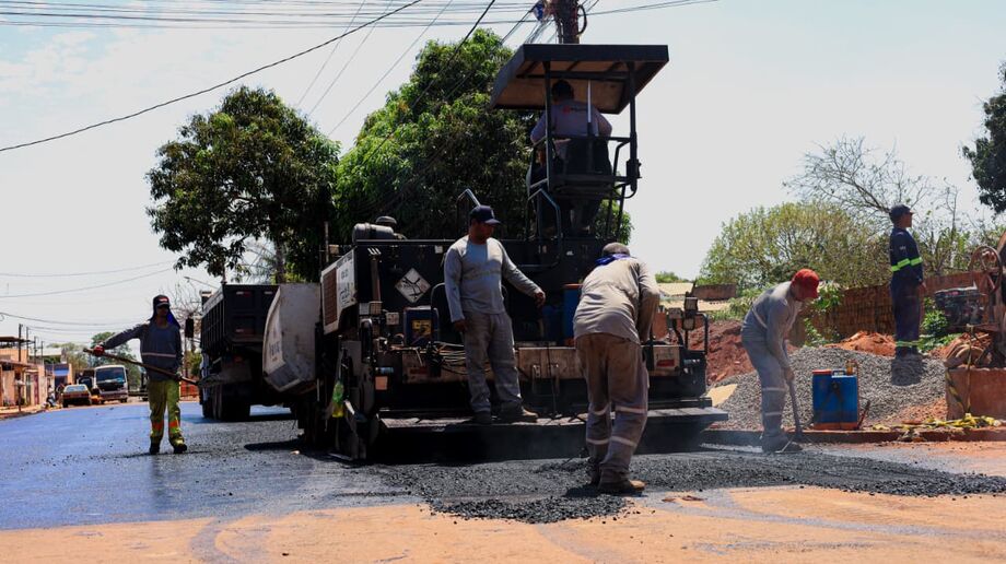 Prefeitura anuncia pacote de obras que levará asfalto e drenagem a 40 bairros de Campo Grande