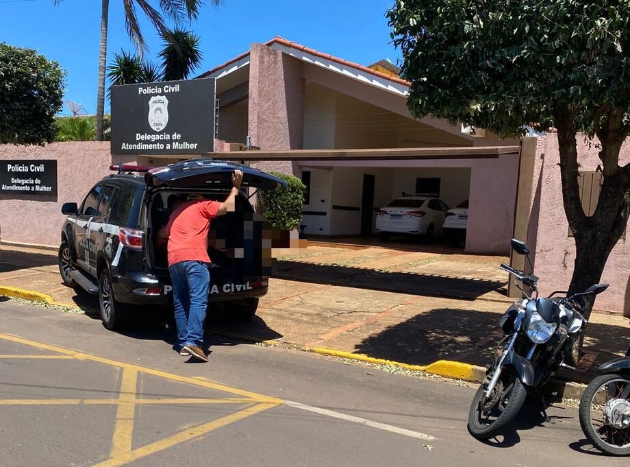 Quatro homens foram presos em Três Lagoas por violência doméstica, incluindo ameaça de morte, tentativa de feminicídio e descumprimento de medidas protetivas