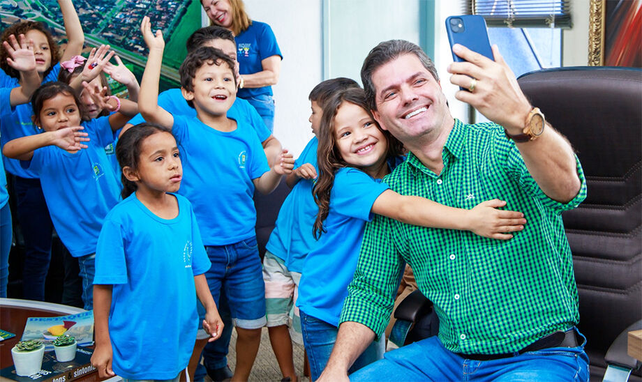 . Durante a gestão do prefeito Marcos Calderan, o município ampliou obras de construção, reforma e ampliação de escolas, tanto na área urbana quanto no distrito de Vista Alegre, criando espaços mais adequados para o aprendizado.