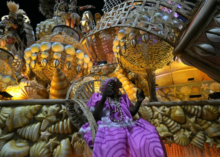 Mocidade Alegre é campeã do carnaval 2026 e vence Gaviões por 0,1 ponto.