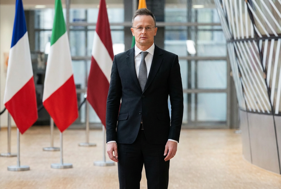 Hungria bloqueou novo pacote de sanções da União Europeia contra a Rússia às vésperas do aniversário da guerra.