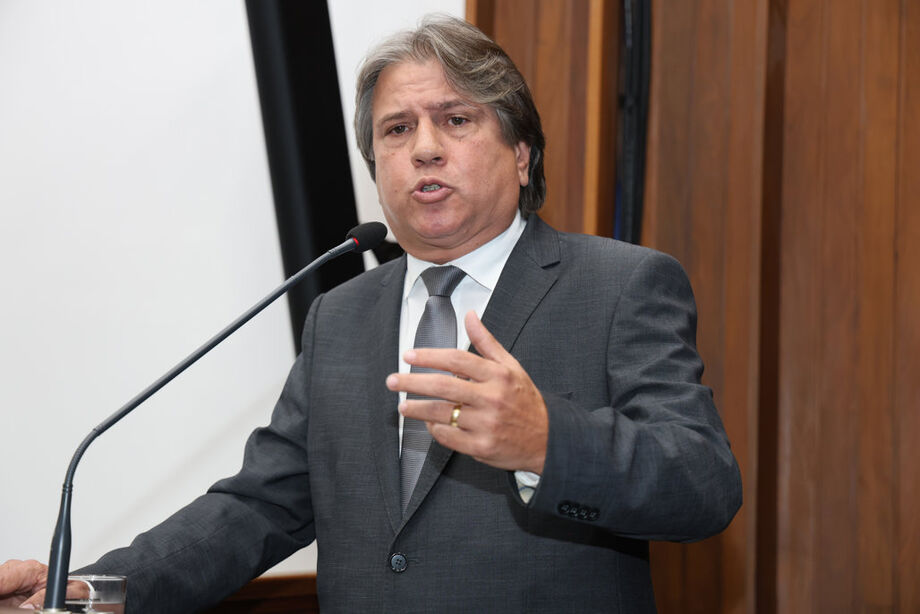 Deputado Caravina defende ampliação de investimentos prioritários durante abertura dos trabalhos legislativos de 2026.