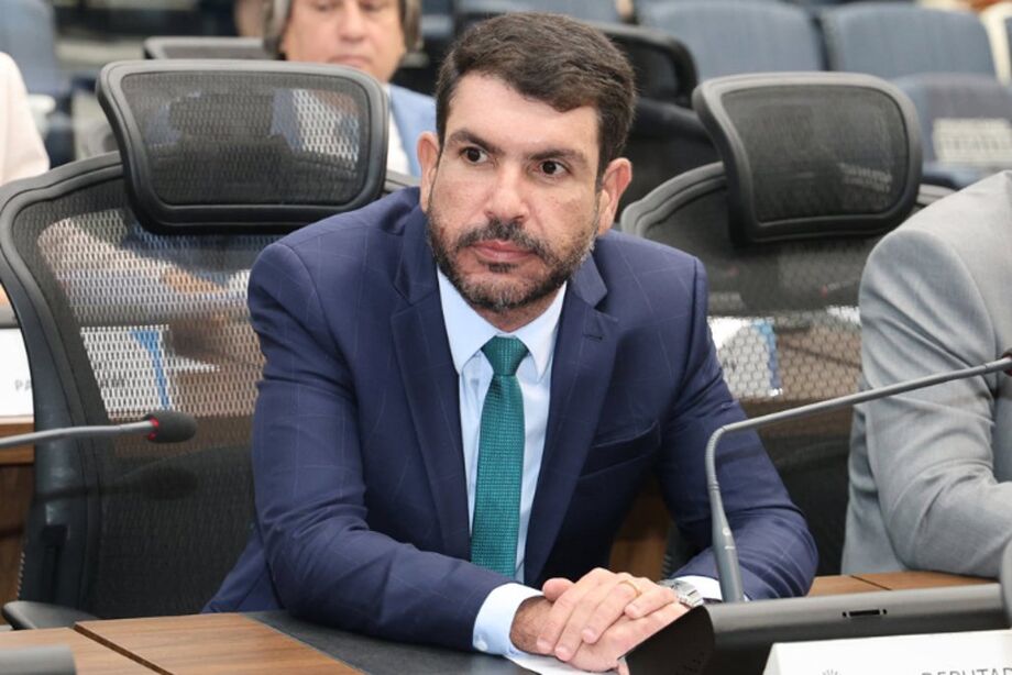 Deputado pede ação imediata para recuperar rodovia que liga os municípios   Veja mais no site da ALEMS: https://al.ms.gov.br/Noticias/144336