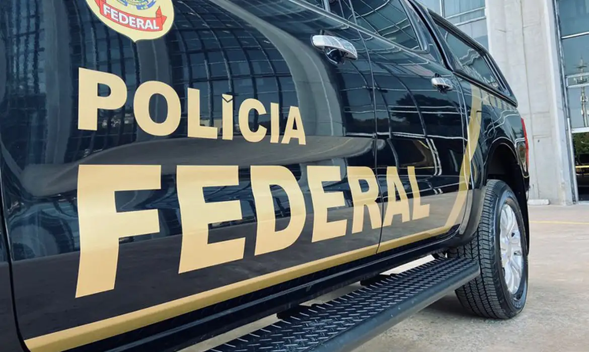 Polícia Federal cumpre mandados em cinco Estados em investigação sobre esquema internacional de crimes sexuais.