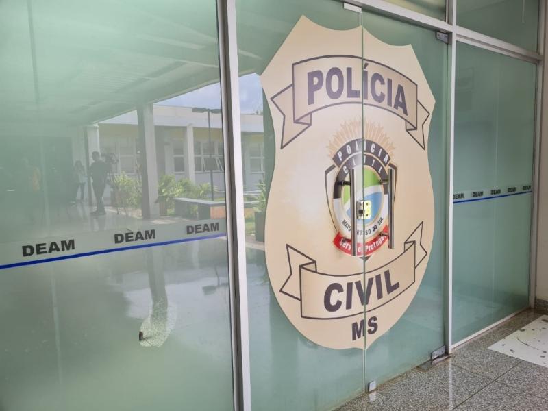 Fachada da Deam, em Campo Grande, para onde pai, filha e irmão foram levados após a denúncia de estupro na madrugada deste domingo (8)