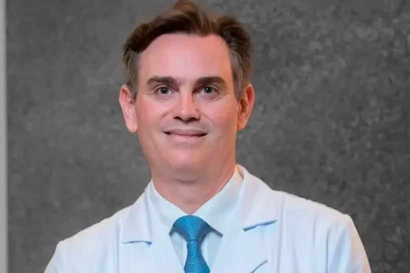 O cirurgião plástico, Alan Landecker.