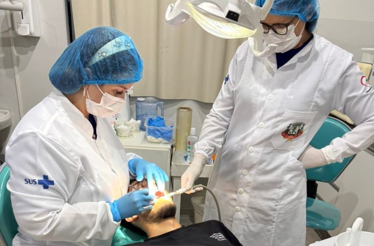 Estratégia estadual organiza fluxo que vai da atenção primária à odontologia hospitalar, integrada à política nacional Brasil Sorridente