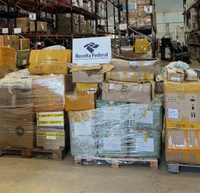 Alfândega da Receita Federal em Ponta Porã destinou mais de R$ 66,2 milhões em mercadorias apreendidas em 2025 para órgãos públicos e entidades sociais em várias regiões do país.