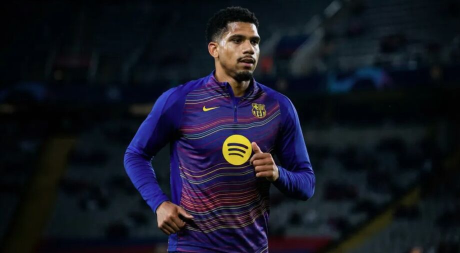 Ronald Araújo revelou que conviveu com ansiedade e depressão enquanto defendia o Barcelona.