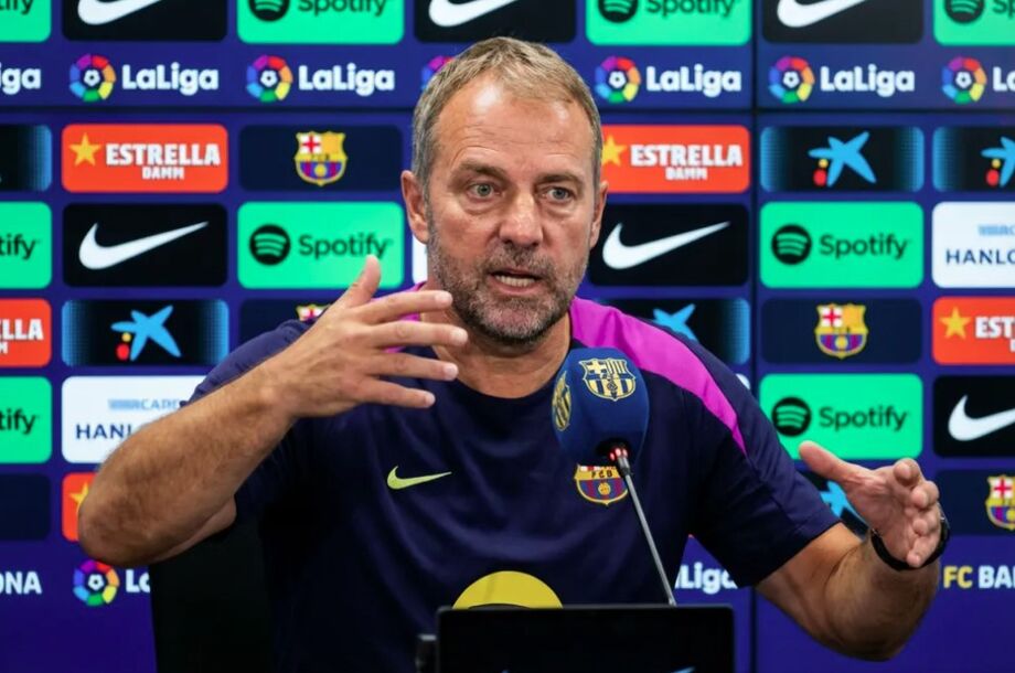 Hansi Flick rebateu críticas sobre o caminho do Barcelona na Copa do Rei antes do duelo com o Atlético de Madrid.