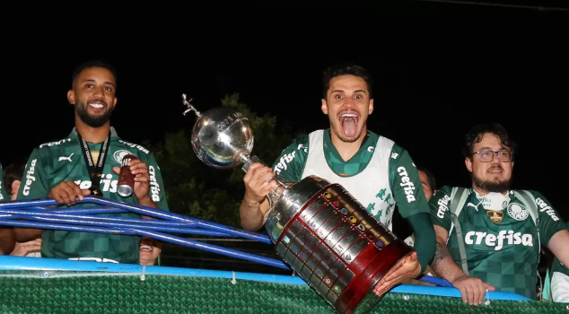 Raphael Veiga é anunciado pelo América do México em negociação que reforça o poder financeiro da Liga MX.