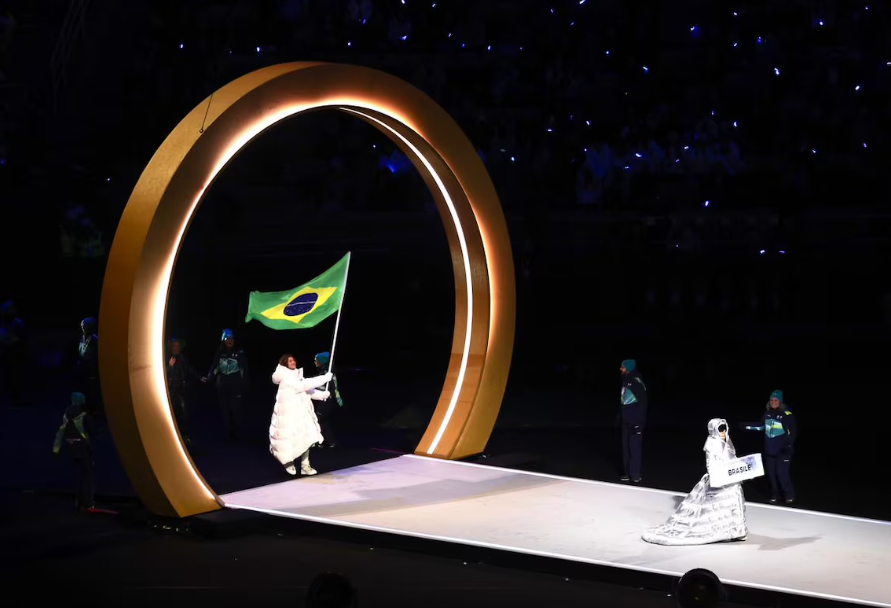 Entrada do Brasil na Cerimônia de Abertura dos Jogos de Inverno de Milão-Cortina