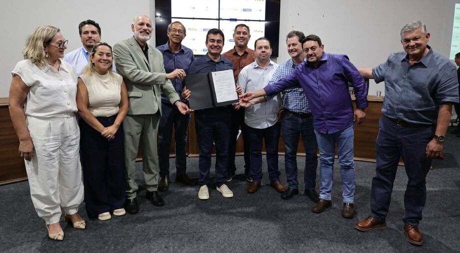 Cerimônia na Câmara de Dourados marcou a autorização das obras da Policlínica Regional, com investimento de R$ 30 milhões.