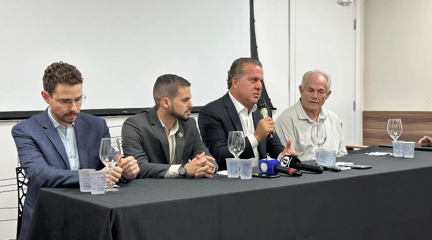 Presidente da Cassems, Ricardo Ayache e o CEO da Hospcom, Gabriel Alencar, participam da apresentação da nova plataforma de telecirurgia no Hospital Cassems de Campo Grande