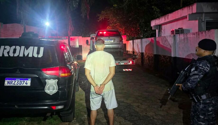 Veículo furtado foi recuperado pela Romu poucas horas após o crime no Centro de Campo Grande.