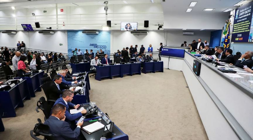 Vereadores mantêm veto do Executivo ao projeto que suspendia aumento da Taxa do Lixo.