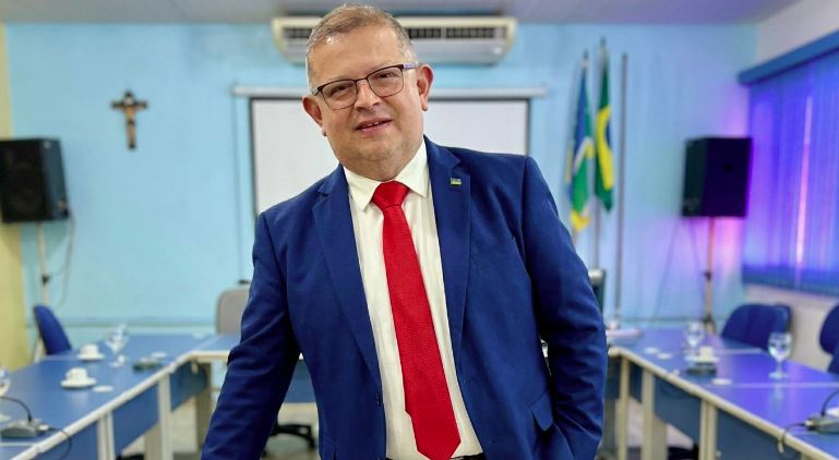 Jocildo Lemos deixou a presidência da Amprev após investigação sobre aporte de R$ 400 milhões no Banco Master.