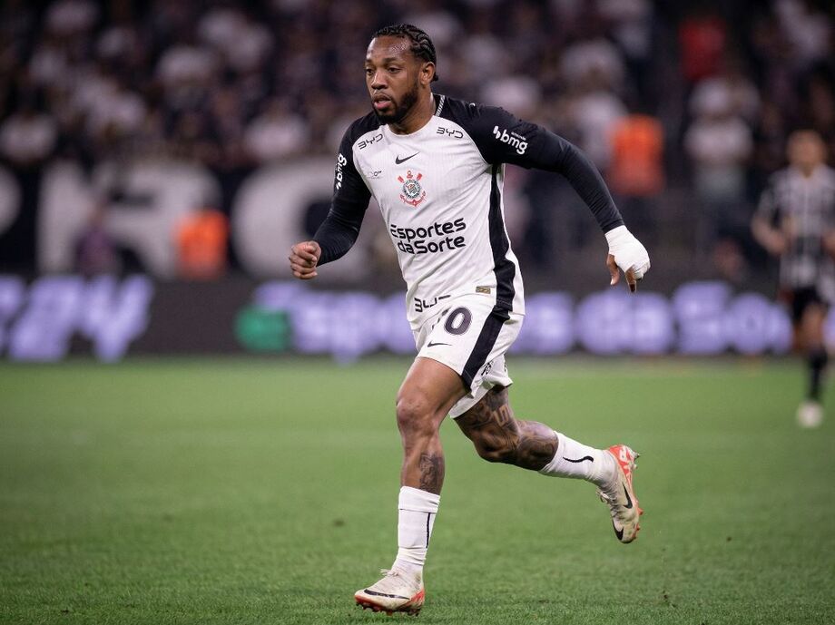 José Martínez teve ruptura no ligamento do joelho esquerdo e pode ter o contrato rescindido pelo Corinthians.