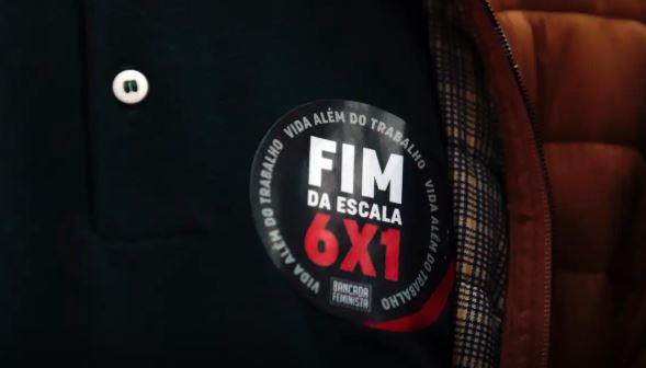 Pesquisa aponta que maioria dos brasileiros defende dois dias de descanso semanal, mas rejeita redução salarial