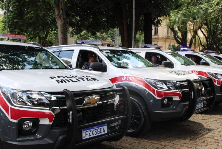 Homem foi preso após agredir ex-namorada e descumprir medida protetiva em São Vicente.