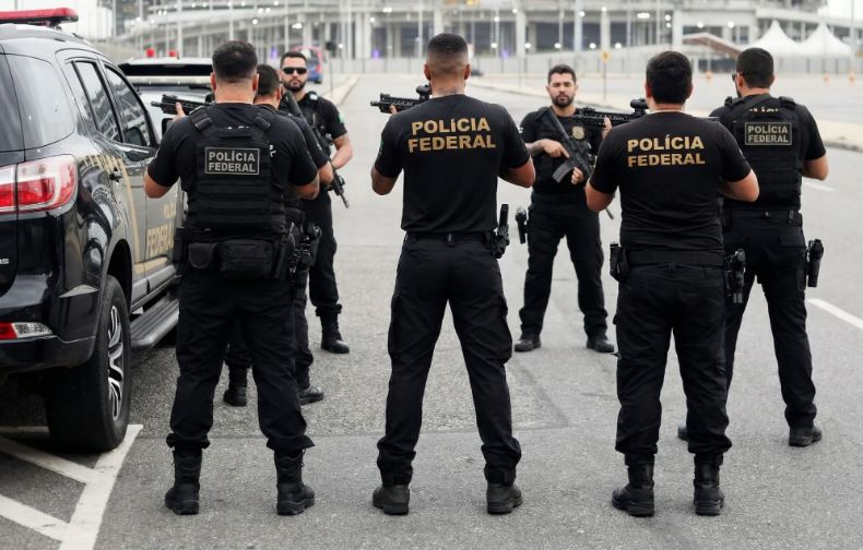 Polícia Federal cumpre mandados em Dourados na Operação Rota Cega contra tráfico internacional.