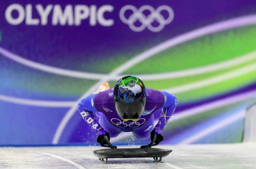 Nicole Silveira soma 1min55s78 após duas descidas e ocupa a 12ª posição no skeleton olímpico.