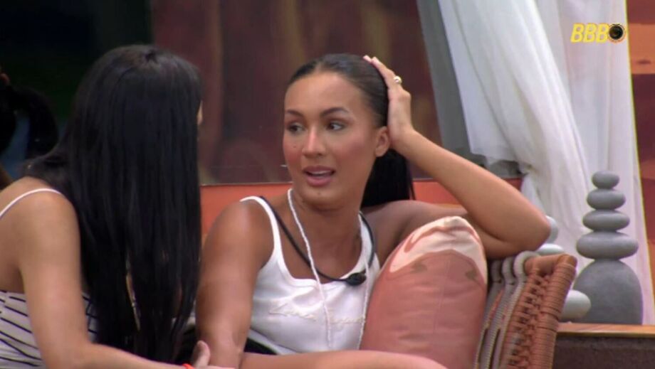 Maxiane chamou Jonas de egoísta durante conversa na varanda e depois se emocionou com o desentendimento