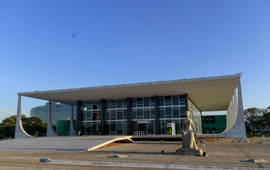 Supremo Tribunal Federal afirma ter identificado acessos ilícitos a dados fiscais de ministros e familiares.