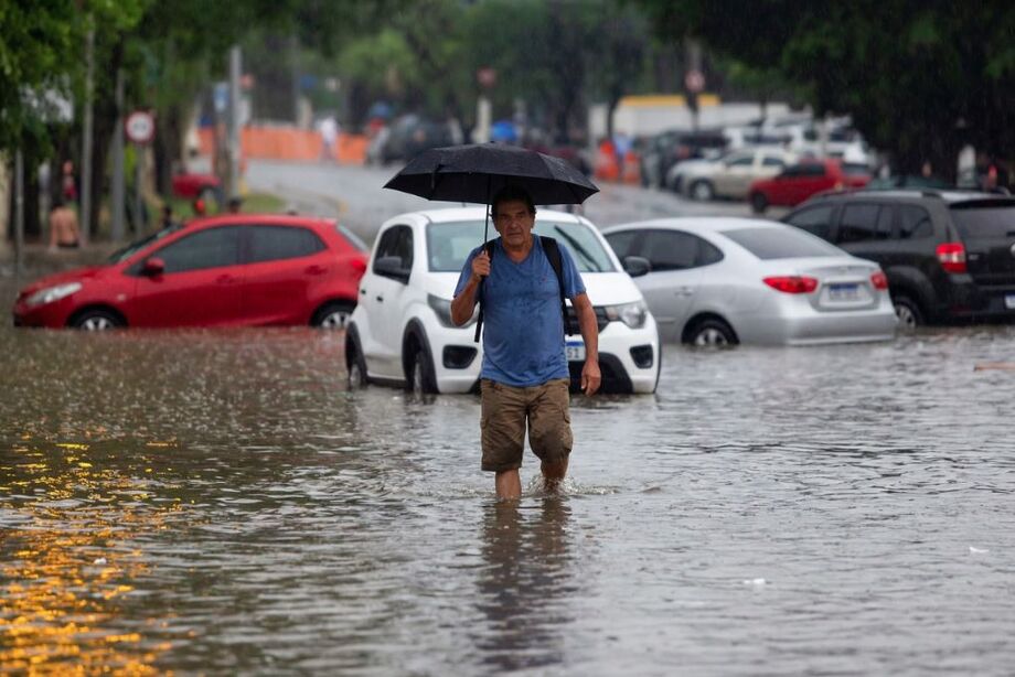 Temporal provoca alagamentos na zona norte de São Paulo; Estado já soma 17 mortes na Operação Chuvas.
