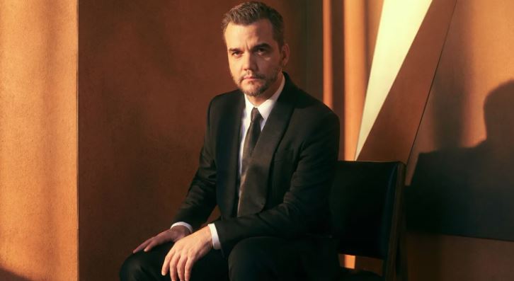 Wagner Moura afirma temer abordagem do ICE nos Estados Unidos e critica política migratória do governo Trump.