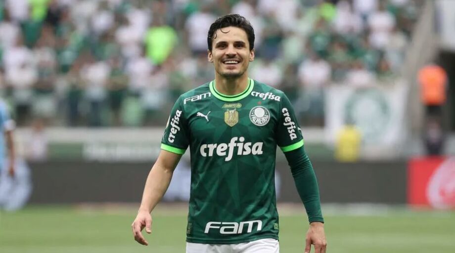 Raphael Veiga se despede do Palmeiras após quase oito anos e acerto por empréstimo com o América do México.