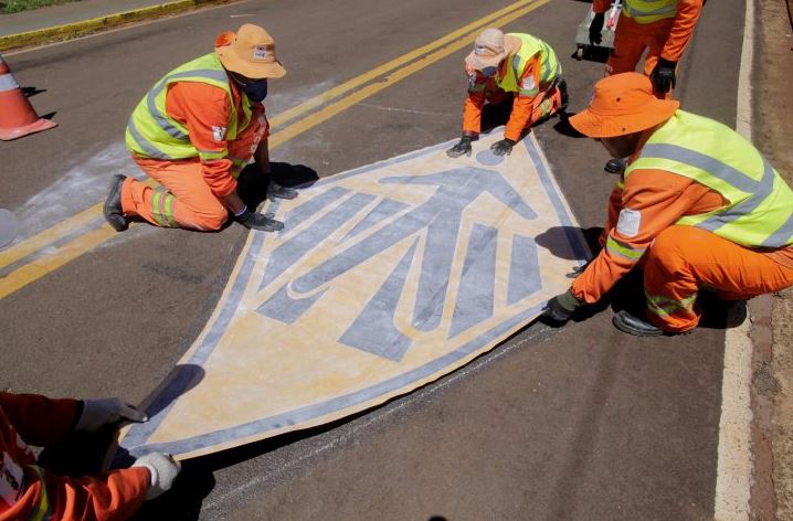 Governo de MS autoriza investimento de R$ 825 mil para reforçar sinalização viária em Bonito.